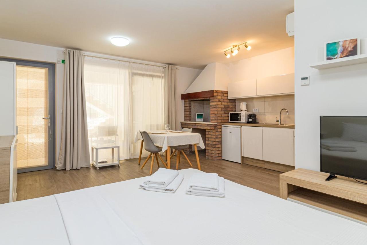 Apartments Anna Liznjan Ngoại thất bức ảnh