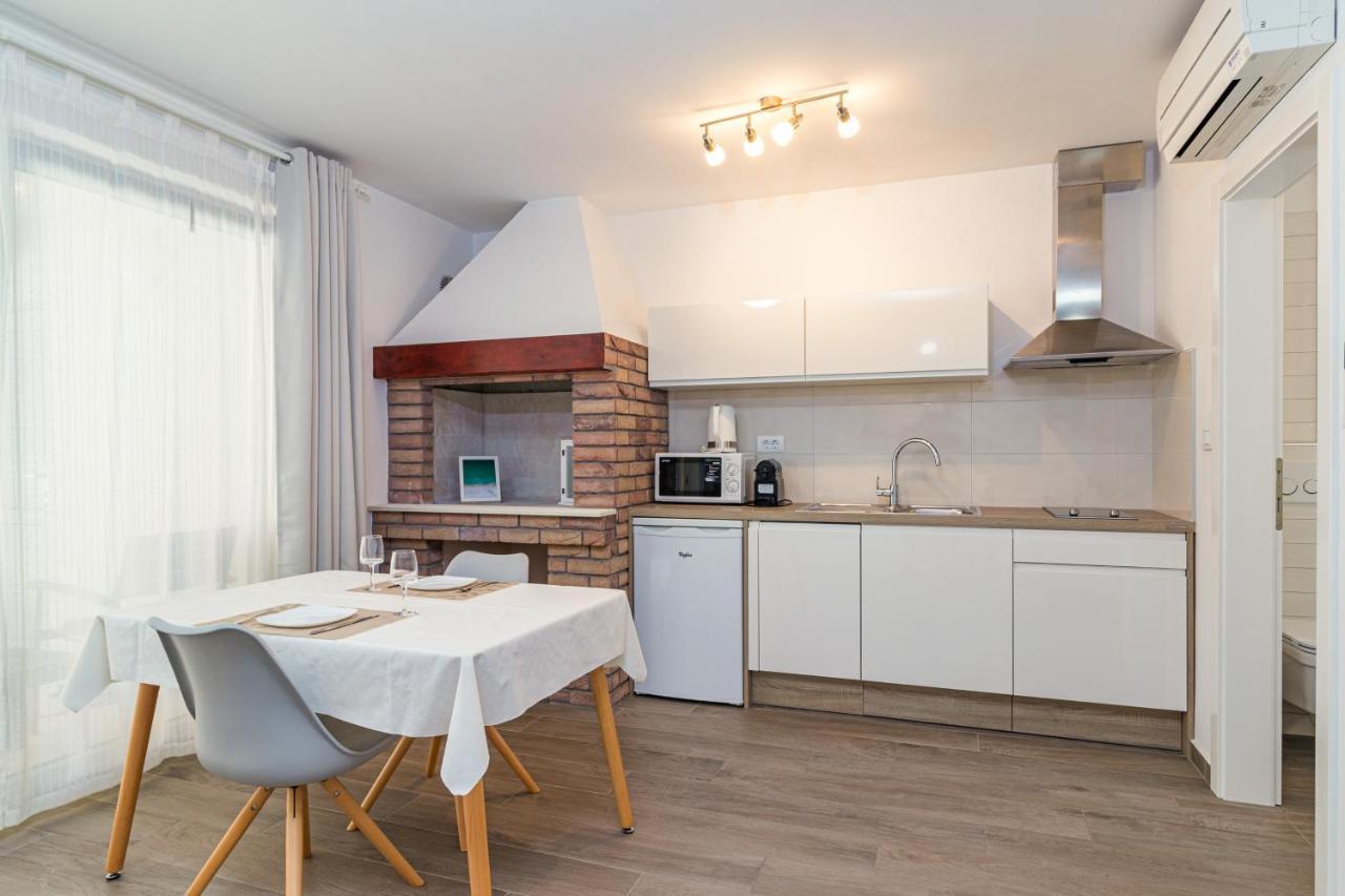 Apartments Anna Liznjan Ngoại thất bức ảnh