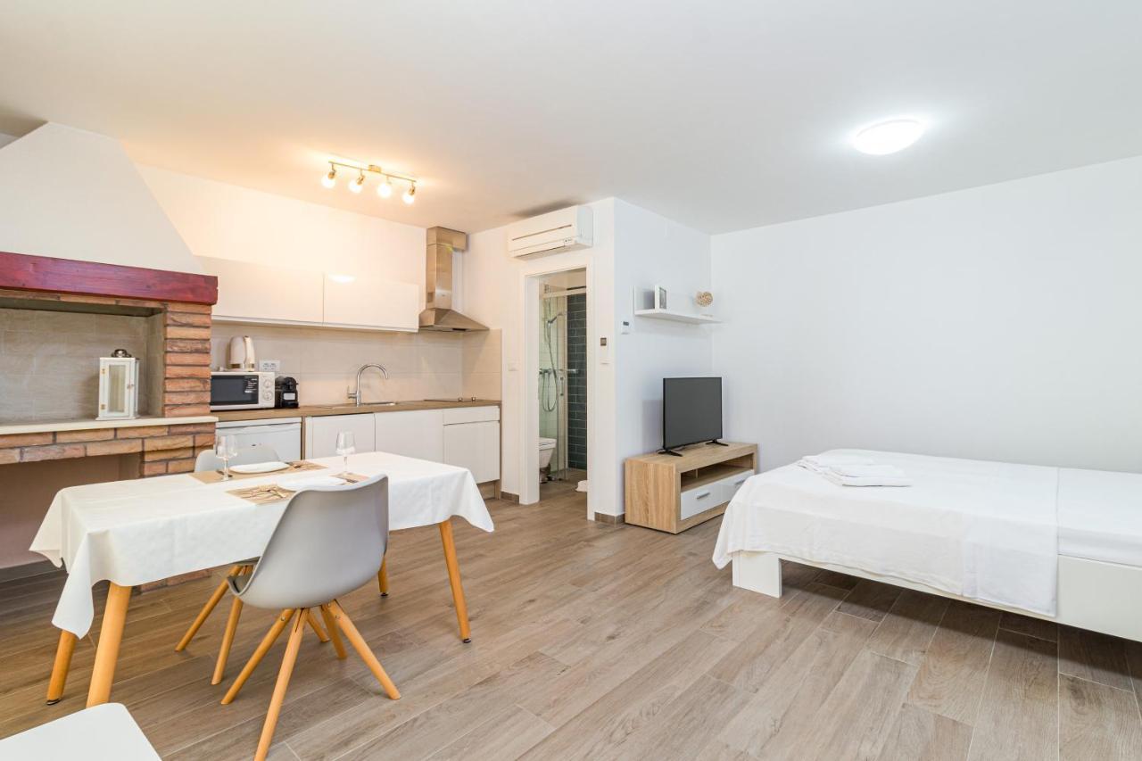 Apartments Anna Liznjan Ngoại thất bức ảnh